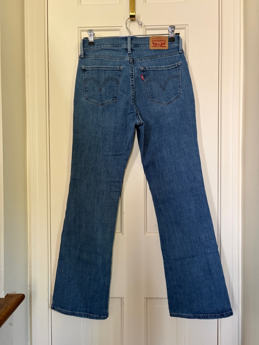Levi's Women's Curvy Bootcut Jeans in Medium Blue Denim